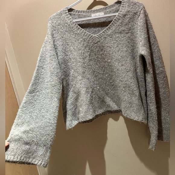 Oak + Fort - V-neck sweater with bell sleeve detail - Picture 3 of 4